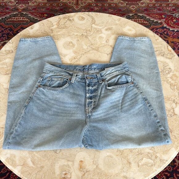 Old Navy Extra High Wait Balloon Leg Jeans - Picture 6 of 10